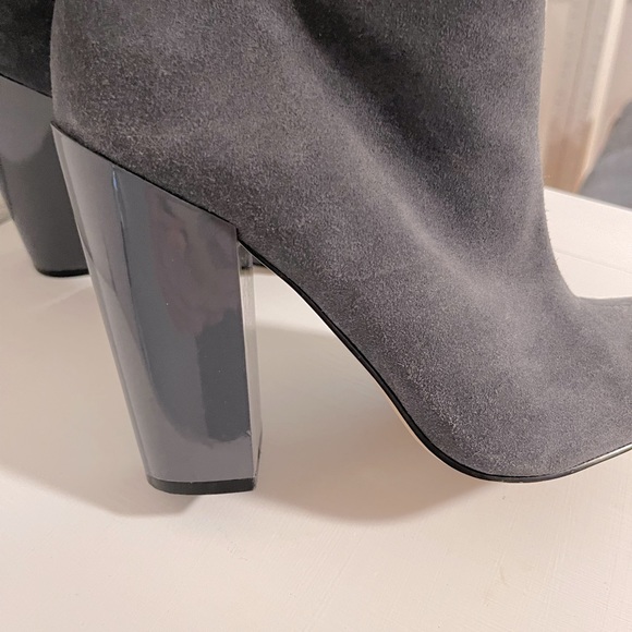 Vintage Calvin Klein suede boots - Picture 4 of 15